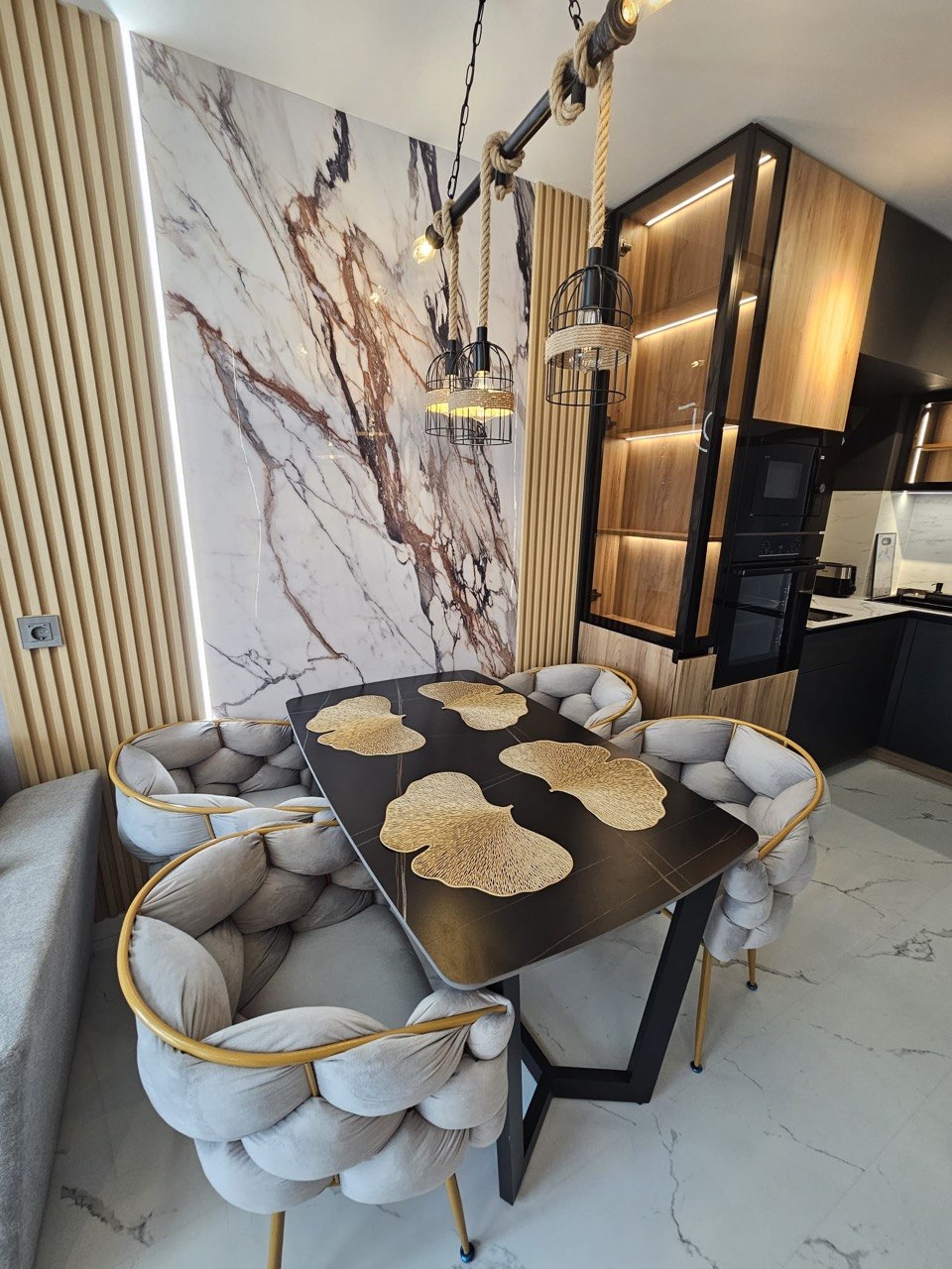 Трехкомнатная квартира в Sweet Home 9 — фото недвижимости 9